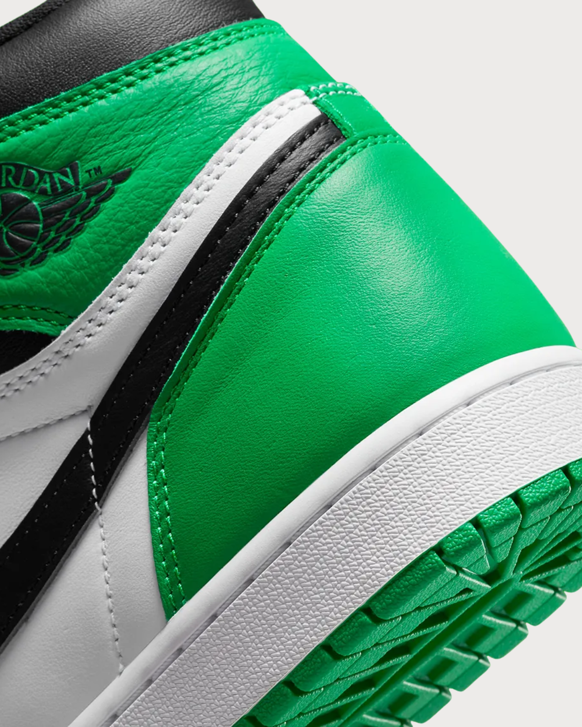 Air Jordan 1 Retro High OG Lucky Green 